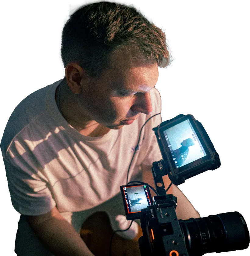 Max Muhr, Videograf und Fotograf, an der Kamera